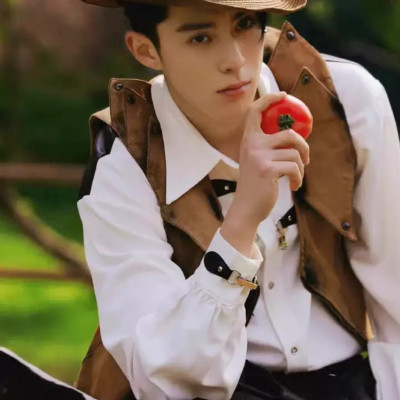 Nón mũ cói cao bồi phong cách Hàn Quốc dành cho cả nam và nữ. Thiết kế đẹp, màu trắng kem nâu nhạt nâu dậm. Kiểu dáng gập gọn tiện lợi.    * Sản phẩm mang phong cách Hàn Quốc Dona25060101