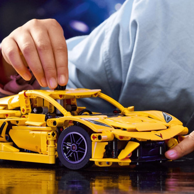 Đồ Chơi Siêu Xe Chevrolet Corvette Stingray LEGO TECHNIC 42205 (732 chi tiết)