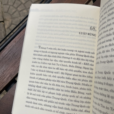 CHUÔNG LÀNG BÁO SỰ THẬT SAU SỰ THẬT - Tạ Ngọc Tấn - Nxb Chính trị Quốc gia Sự thật – bìa mềm