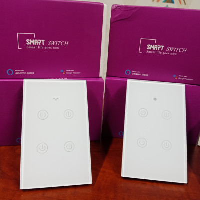 Công tắc Wifi thông minh Tuya cảm ứng 4 nút HCN màu trắng