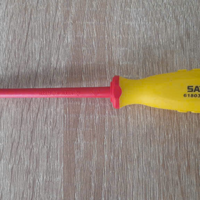 Tua vít đầu sao torx T15 x 181mm cách điện 1000V VDE SATA 61803