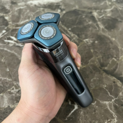 Máy cạo râu khô và ướt Series 7000 cao cấp Thương hiệu Philips Hà Lan Norelco S7788 - Hàng Nhập Khẩu