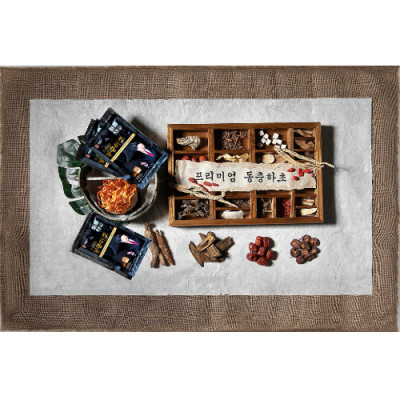 Nước Hồng Sâm Đông Trùng Hạ Thảo Hàn Quốc 6 Năm Tuổi - (Hộp 30 gói x 70ml)