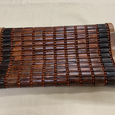 Gối Công Thái Học - Gối Hạt Gỗ Trắc Miếng Kích Thước 36cmx24cmx8/4cm ( video , hình thật )