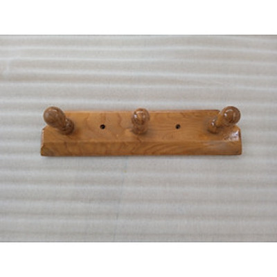 Giá treo quần áo gỗ N H home 3 móc gắn tường.