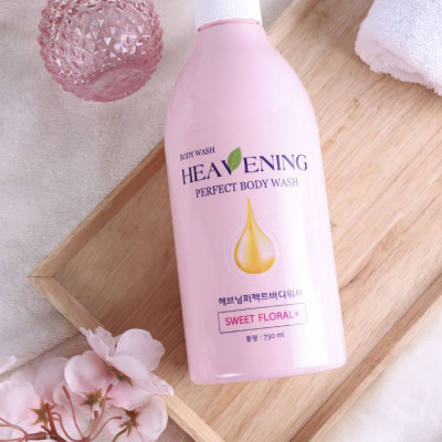 Set 02 chai sữa tắm dưỡng ẩm, làm trắng da toàn thân Hàn Quốc Heavening Perfect 750ml TẶNG kèm 01 Set 02 khăn cuộn cotton nhỏ (Giao màu ngẫu nhiên)