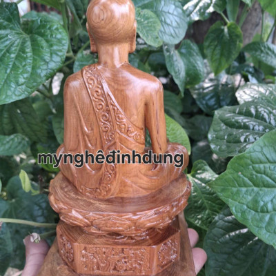 Tượng phật hoàng trần nhân tông bằng gỗ bách xanh thơm nức cao 20x11cm