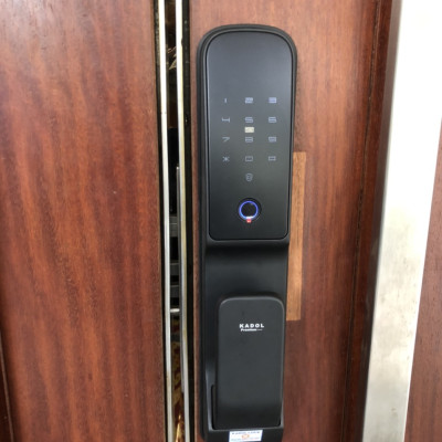 Khóa cửa vân tay Kadol M150