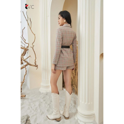 Bộ vest kẻ caro quần short ghi hồng Tri
