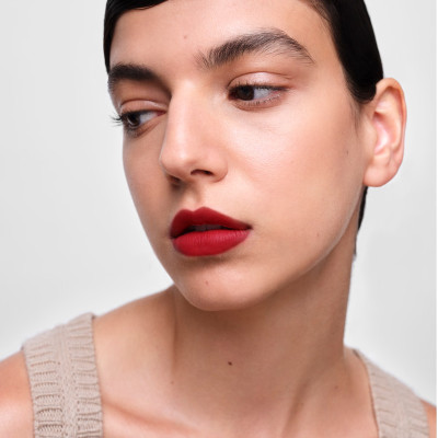 Son màu Prada Monochrome Buildable Weightless Lipcolor R129_LACCA 3.8gr