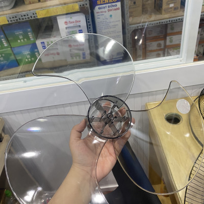 Cánh quạt Lifan B4 đường kính 40cm màu trong, chất liệu nhựa mica, dễ dàng lắp đặt