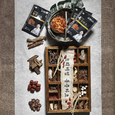 Nước Hồng Sâm Đông Trùng Hạ Thảo Hàn Quốc 6 Năm Tuổi - (Hộp 30 gói x 70ml)