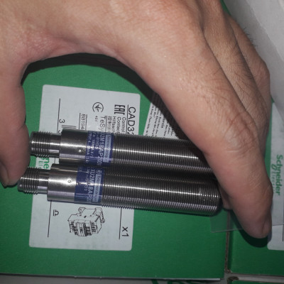 XU2M18AP20D Cảm biến quang phi 18mm, khoản cách Sn 50m Schneider