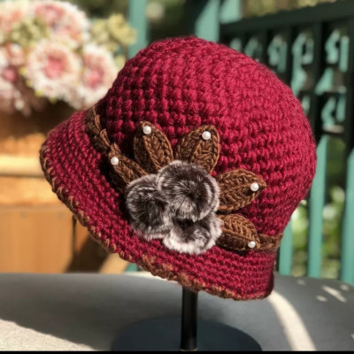 Nón mũ len nữ 2 lớp giữ ấm thu đông, phong cách Hàn Quốc. Thiết kế đẹp, phù hợp với nhiều trang phục. Chất liệu len 2 lớp mang lại sự ấm áp và thoải mái.   Phù Hợp Nhiều Trang Phục dona25090505