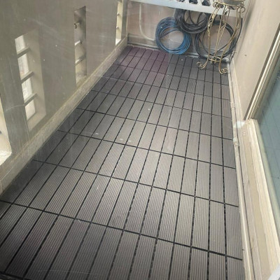 Vỉ Gỗ Nhựa Ngoài Trời Composite Màu Xanh Đậm 4 Thanh Cao Cấp Lót Ban Công, Sân Vườn, Nhà Tắm - Độ bền lên đến 10 năm, Chống Nước, Côn Trùng Gây Hại - Hàng Chính Hãng (Combo 10 Vỉ)