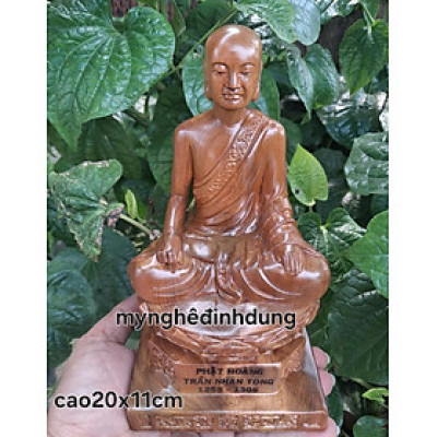Tượng phật hoàng trần nhân tông bằng gỗ bách xanh thơm nức cao 20x11cm