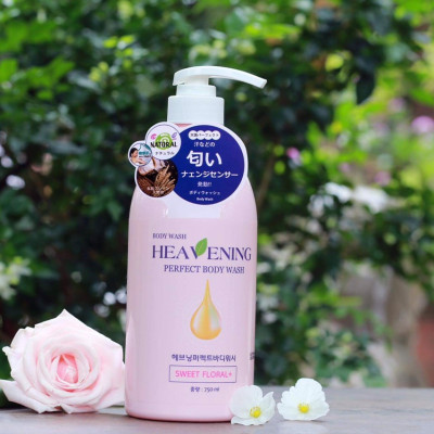 Set 02 chai sữa tắm dưỡng ẩm, làm trắng da toàn thân Hàn Quốc Heavening Perfect 750ml TẶNG kèm 01 Set 02 khăn cuộn cotton nhỏ (Giao màu ngẫu nhiên)