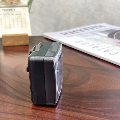 Đồng hồ Rhythm CRE211NR02. Kt 5.7 x 5.9 x 3.3cm, 55g. Vỏ nhựa. Dùng Pin.