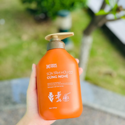 Combo 2 chai Sữa tắm thảo dược hữu cơ Gừng Nghệ Cỏ Cây Hoa Lá - Chiết Xuất Từ 7 Loại Thảo Dược Quý - Phòng Cảm, Tránh Gió, Dưỡng Da - Cho Con Cho Mẹ, Cho Đại Gia Đình, chai 500gr