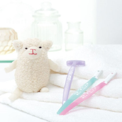 Dao Cạo Lông Mày Cán Nhựa Lưỡi Dao Thép Không Gỉ Kai For Women 17827