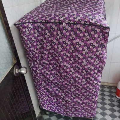 Áo phủ  máy giặt cửa trên  cho máy từ  9 -  10 kg  , vải dù siêu bền ,  thoáng khí  , chống nước  , chống bụi tốt   bảo vệ máy  khỏi mưa nắng khi để ban công giao màu ngẫu nhiên