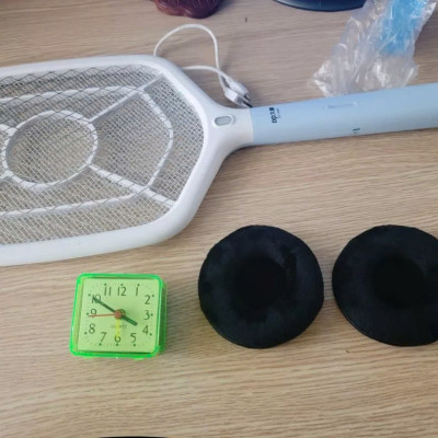  Vợt diệt muỗi cao cấp , tay cầm chống trượt , chống giật , 3 lớp lưới , hiệu suất cao ,  tiết kiệm điện  , an toàn và tiện lợi 