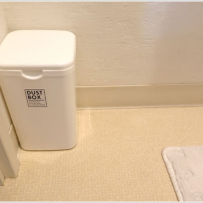 Thùng rác nhựa mini Yamada Dust Box + 01 Bộ chổi & xẻng hót rác Mini Echo Metal - Hàng nội địa Nhật Bản (Giao màu ngẫu nhiên)