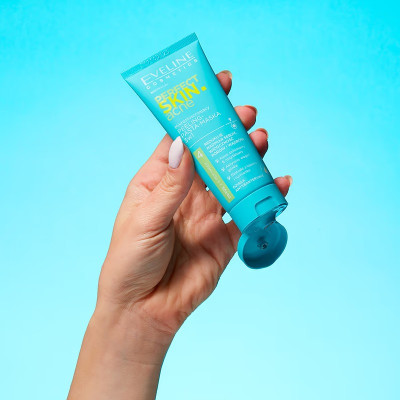 Tẩy da chết Eveline Perfect Skin Acne sạch sâu, kháng khuẩn và ngừa mụn 75ml_Tặng kèm mặt nạ Daliv