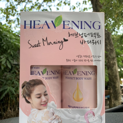 Set 02 chai sữa tắm dưỡng ẩm, làm trắng da toàn thân Hàn Quốc Heavening Perfect 750ml TẶNG kèm 01 Set 02 khăn cuộn cotton nhỏ (Giao màu ngẫu nhiên)