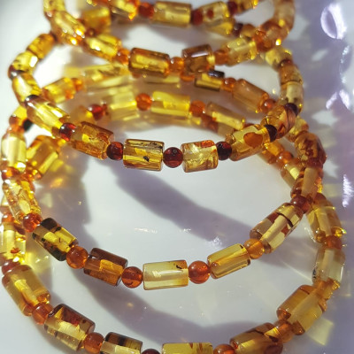 Vòng tay đá Hổ Phách Lu Kiểu SỊN tự nhiên Rẻ Đẹp Màu Vàng Anh Đậm nhạt 6mm  Nữ người lớn và bé nhỏ đeo rất xinh đẹp sang tốt sức khỏe không đá nào sánh kịp  Đá hổ phách không chỉ quý Chuẩn tốt hợp mệnh Thổ, mệnh Kim, mệnh Thủy may mắn tài lộc ạ