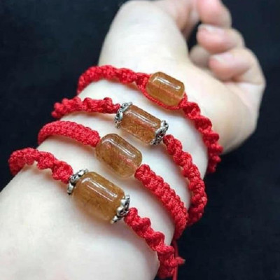 Vòng tay đá phong thủy- lu thống tóc vàng