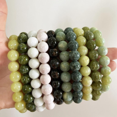 Vòng chuỗi hạt ngọc thật màu vàng cho người mệnh Thủy và Kim đường kính hột là 10 li (1cm)