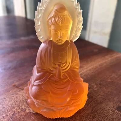 Tượng Phật Bà Quan Âm 2 Mặt đá lưu ly vàng đậm đẹp ĐỂ TRONG XE HƠI hoặc BÀN cao 10cm đk 6cm mệnh KIM mệnh THỔ và THỦY ạ