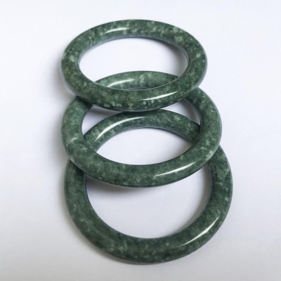 Vòng tay ngọc tự nhiên màu xanh cho mệnh Hỏa và Mộc hàng mới độc lạ vừa khai thác(Đá thật của VN)