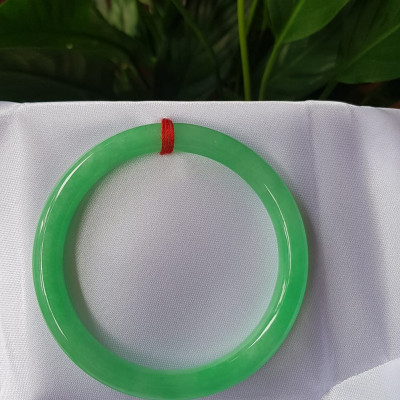 Vòng cẩm thạch Mới Lý T 54mm x 7,2mm Vòng màu xanh nhẹ nhàng bóng đẹp nữ mệnh Mộc mệnh Hỏa mệnh Thủy ạ Nữ 53kg - 60kg đeo đẹp