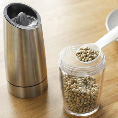 Máy xay hạt tiêu và các loại gia vị cầm tay GB-5090 dung tích 140ml - Chất liệu: Thép không gỉ 304, ABS, Acrylic, lõi mài gốm - Kích thước: 62x202mm - Trọng lượng: 302g