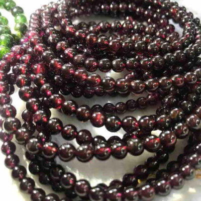 VÒNG NỮ MỆNH HOẢ THỔ ĐÁ GRANET ĐEO LIỀN TAY  XOAY 3 VÒNG ĐỎ ĐẬM NỮ