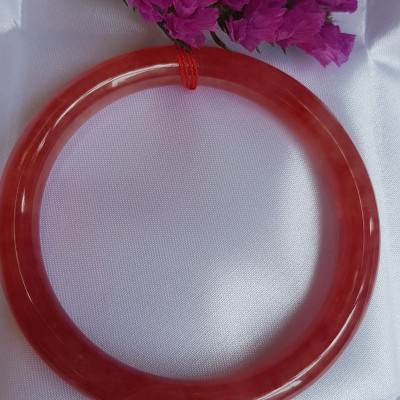 Vòng Cẩm Thạch Đỏ đẹp A 58mm x cọng 8mm màu đỏ tươi sáng bóng mượt đỏ là màu chiến thắng chuẩn hợp nữ mạng hỏa mạng thổ 55kg - 68kg đeo đẹp tay may mắn tốt sức khỏe công việc rực rỡ tài lộc ạ