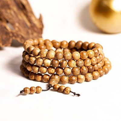 Vòng tay trầm hương cao cấp 108 hạt 8ly