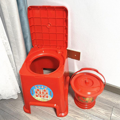 Bồn Cầu Di Động Trong Nhà Chất Liệu Nhựa PP Chân Đế Chống Trơn Trượt VANDO