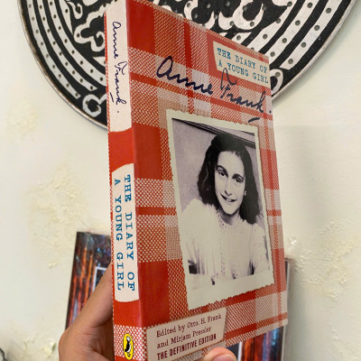 Sách - Diary of a Young Girl by Anne Frank | Classics History Nonfiction / Biography / Ngoại văn