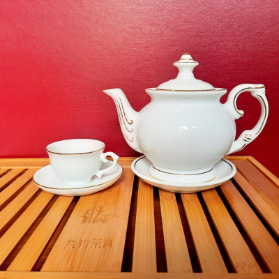 Bộ ấm chén Bát Tràng men trắng viền vàng kim dáng phú quý kèm hộp làm quà tặng sang trọng