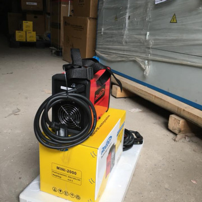 MÁY HÀN QUE ĐIỆN TỬ INVENTER REDBO MINI-2000 (Đỏ) ( gia đình, thợ lưu động,..)