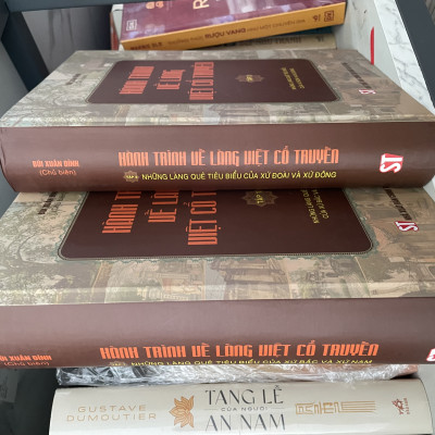 HÀNH TRÌNH VỀ LÀNG VIỆT CỔ TRUYỀN - BÙI XUÂN ĐÍNH (Bộ 2 tập bìa cứng)