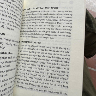 DỌN NHÀ TRONG TÍCH TẮC – Tanya Mukendi – Thanh Yến dịch – Lightbooks – NXB Thanh Niên