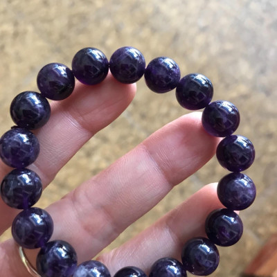 VÒNG ĐÁ THẠCH ANH TÍM TỰ NHIÊN 10LY ĐẸP NỮ MỆNH HOẢ THỔ