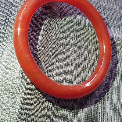 Vòng mã não đỏ Đậm vân ni 61mm x chột to 9,5mm Nữ mệnh hỏa mệnh thổ ạ Nặng 60kg - 70kg đeo đẹp ạ