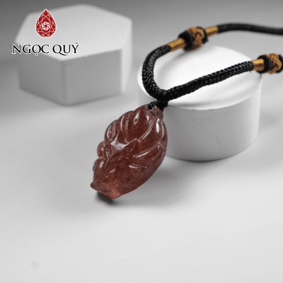 Mặt dây chuyền hồ ly đá thạch anh dâu 21x31mm mệnh hỏa,thổ - Ngọc Quý