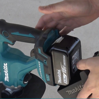 MÁY TRỘN SƠN DÙNG PIN (BL)(18V) 650W 165MM MAKITA DUT130RTE (2 PIN 18V 5 AH , 1 SẠC NHANH.) - HÀNG CHÍNH HÃNG