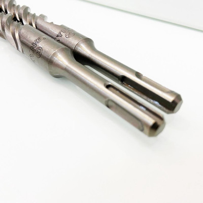 MŨI KHOAN BÊ TÔNG XUYÊN TƯỜNG ĐẦU DẸT phi 20 dài 310mm KYNKO MKBTXT- 20310